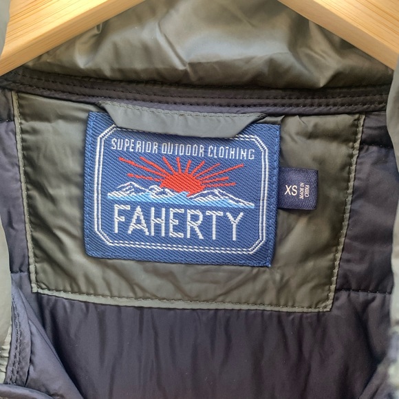 Faherty Atmosphere Puffer Jacket in Olive Green Size XS - Picture 3 of 4